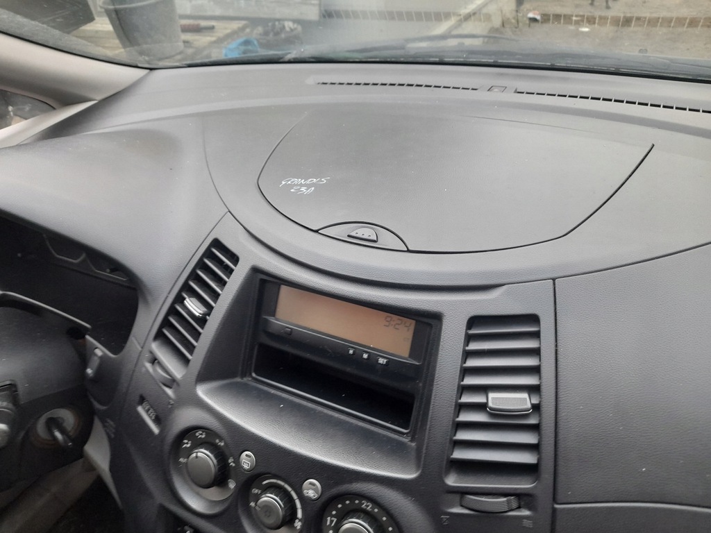 фото №10, Mitsubishi grandis pulpit приборная панель приборная консоль