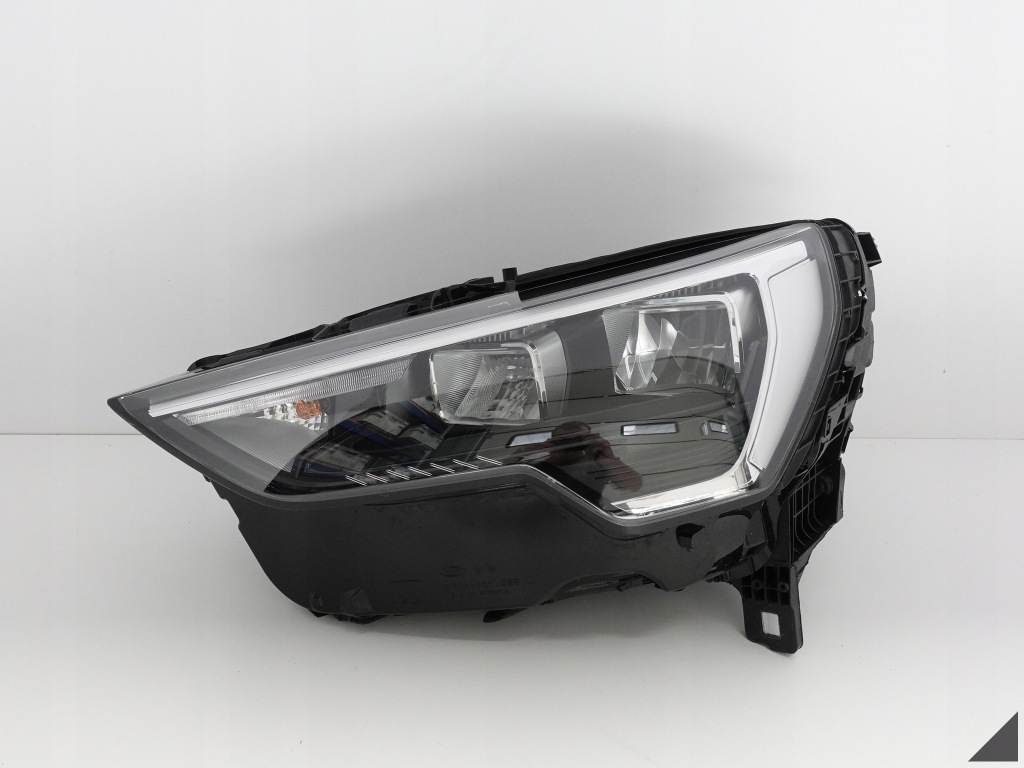 фото №1, Audi q3 ii 2 f3 83a 18- лампа звичайна+ led l b.ładna