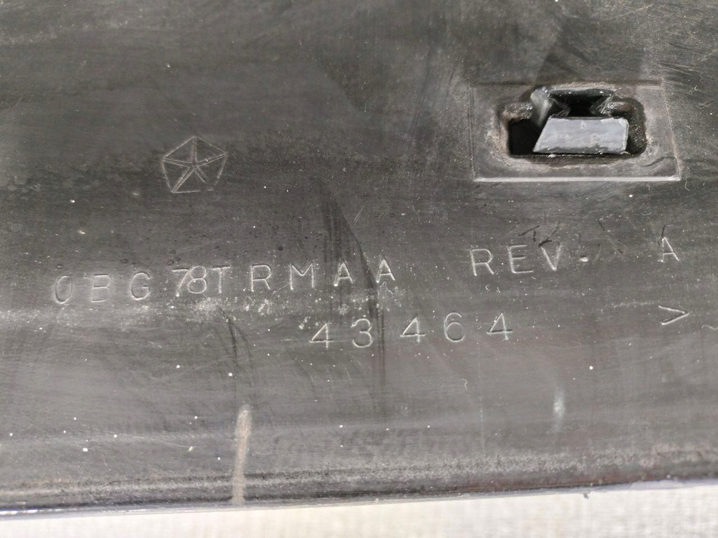 фото №16, Chrysler grand voyager v 2007-2010 бампер задня 0bg78trmaa