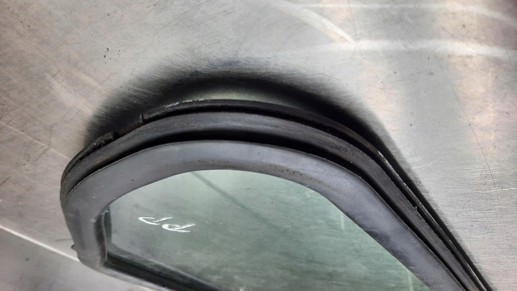 фото №12, Стекло дверь правый перед треугольник fiat ducato ii 01r