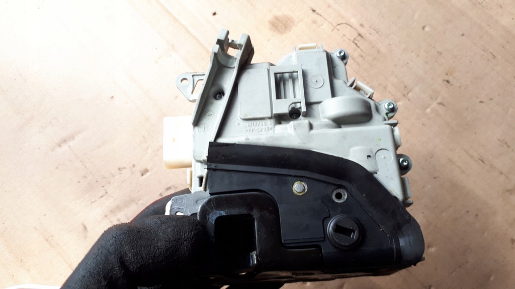 фото №8, A4 b8 s4 замок дверь правый задняя задний 8k0839016c 6pin