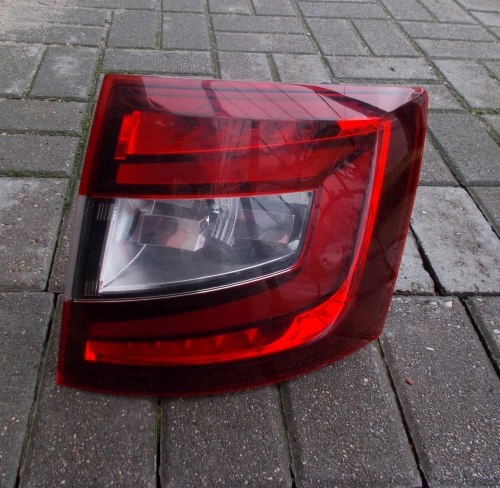 фото №1, Skoda octavia iii kombi lift 17+ права задня led оригінал