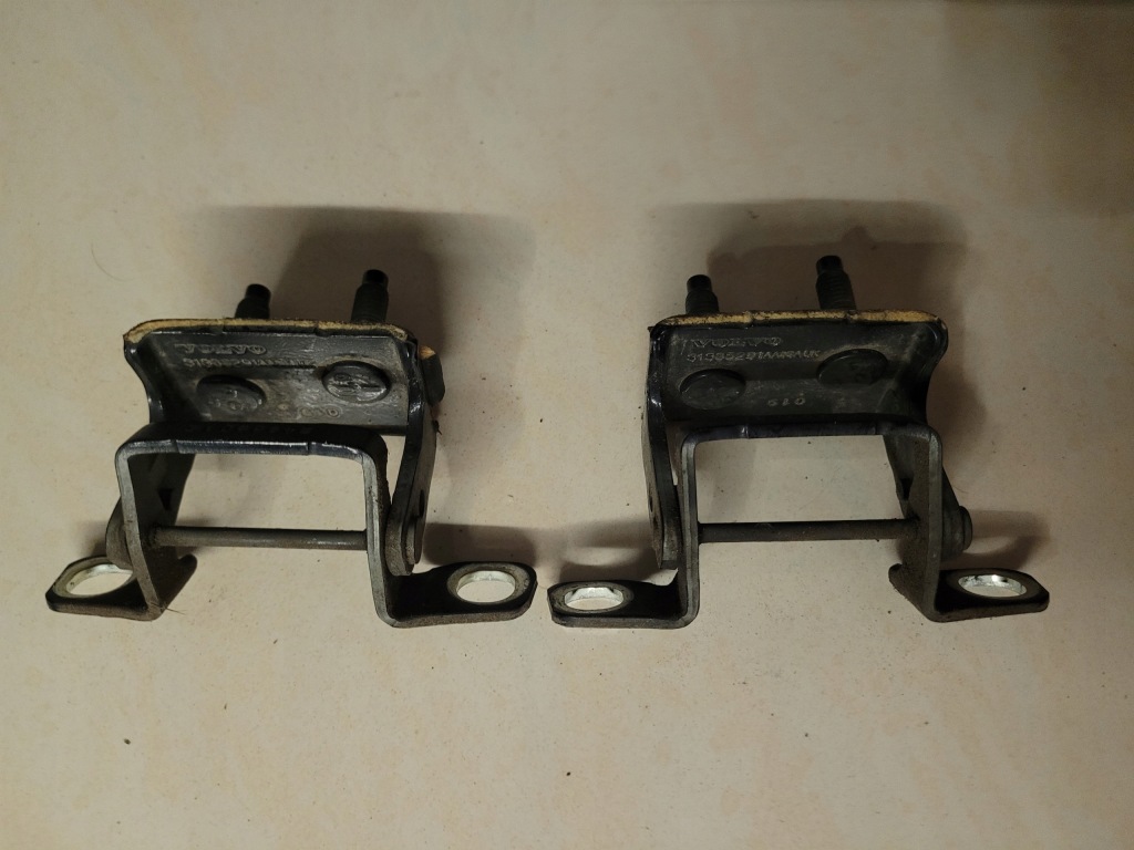 фото №1, Volvo v60 петли крышки 31335291