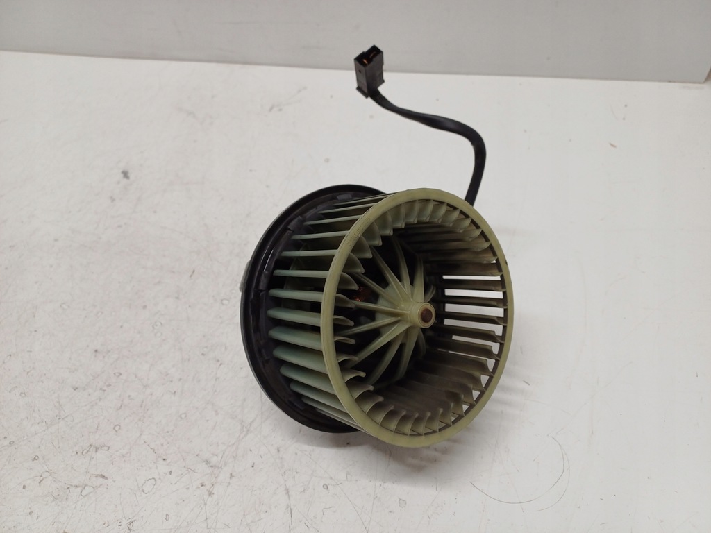 фото №1, Audi a4 b5 94-01 вентилятор вентилятор обдув