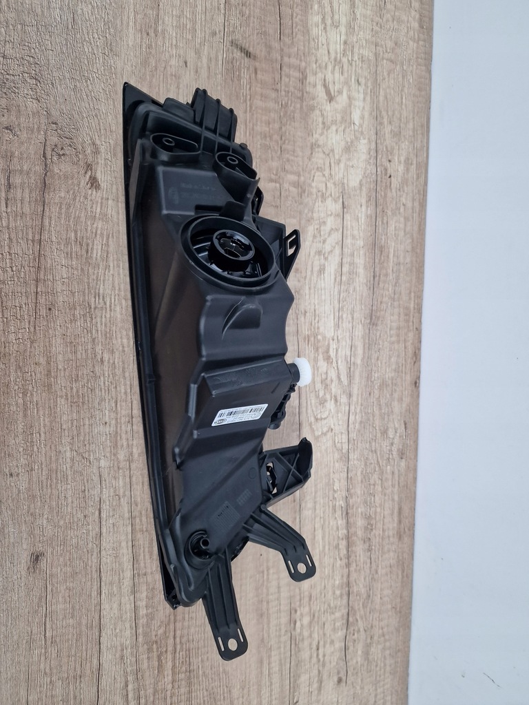 фото №2, Правий протитуманна фара hella новий skoda rapid lift 5ja