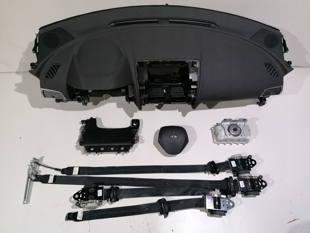 фото №1, Mitsubishi eclipse cross приборная панель консоль подушка безопасности ремни