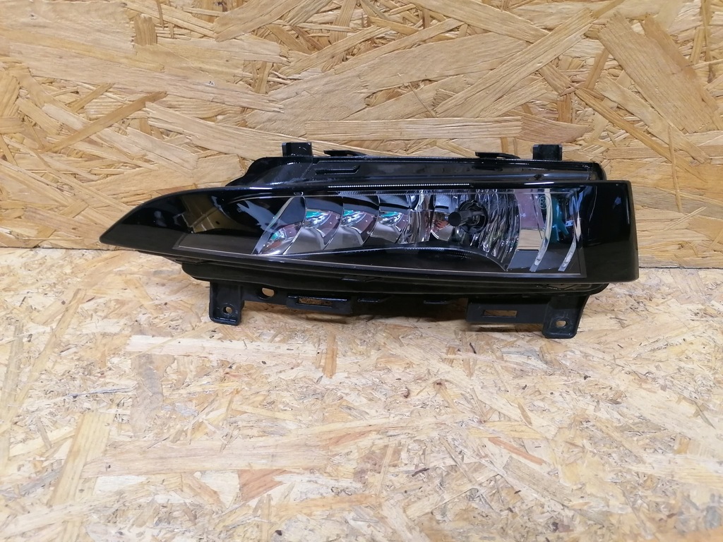 фото №1, Протитуманна фара лівий перед передній skoda scala 657 2019-