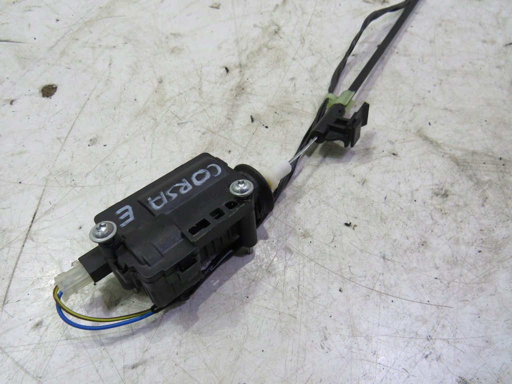 фото №1, Засов крышка заливной топлива opel corsa e