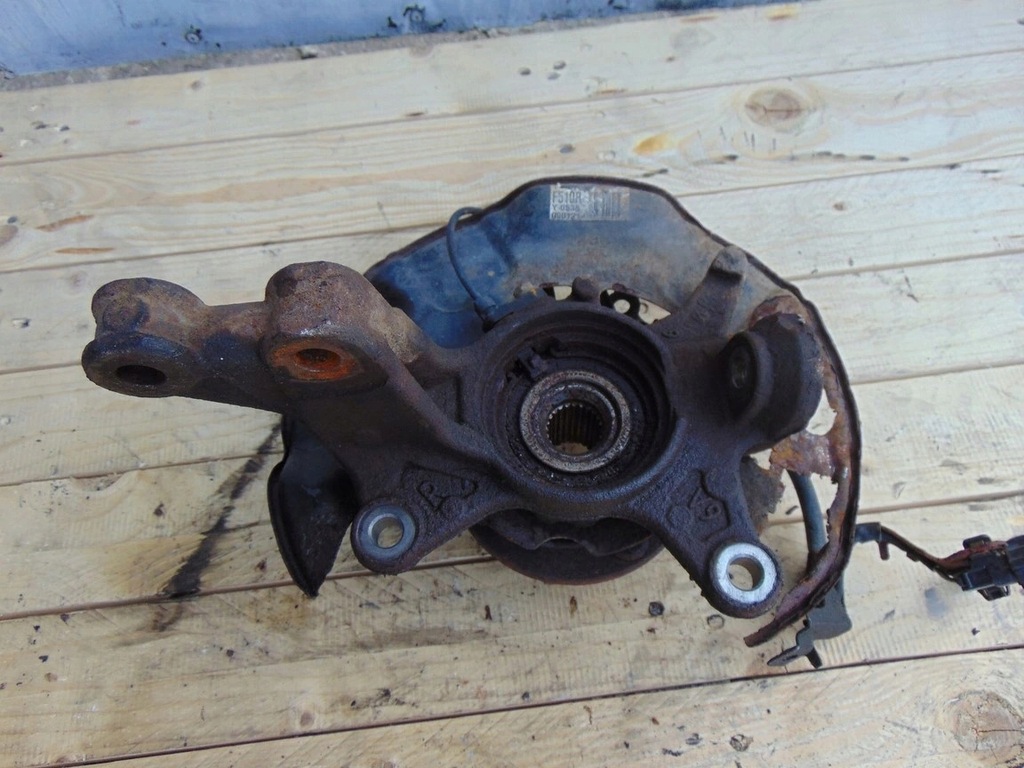 фото №4, Поворотный кулак ступица правая перед toyota iq 1.0