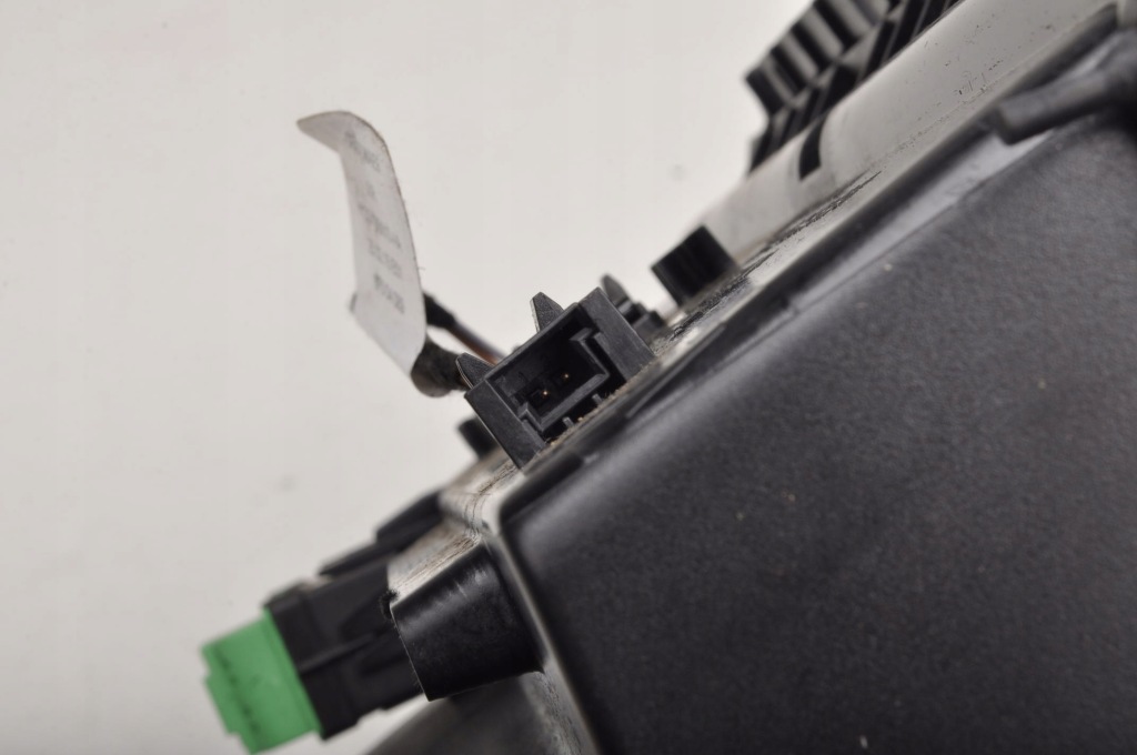 фото №9, Land rover discovery v l462 панель кондиціонера hy32-04268-a