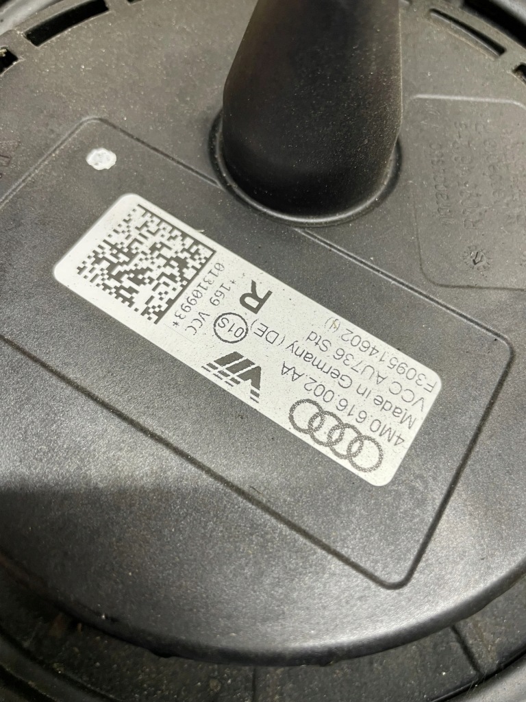 Підвіска праве  задні поворотний кулак амортизатор привідний вал важелі audi q7 4m0 Київ