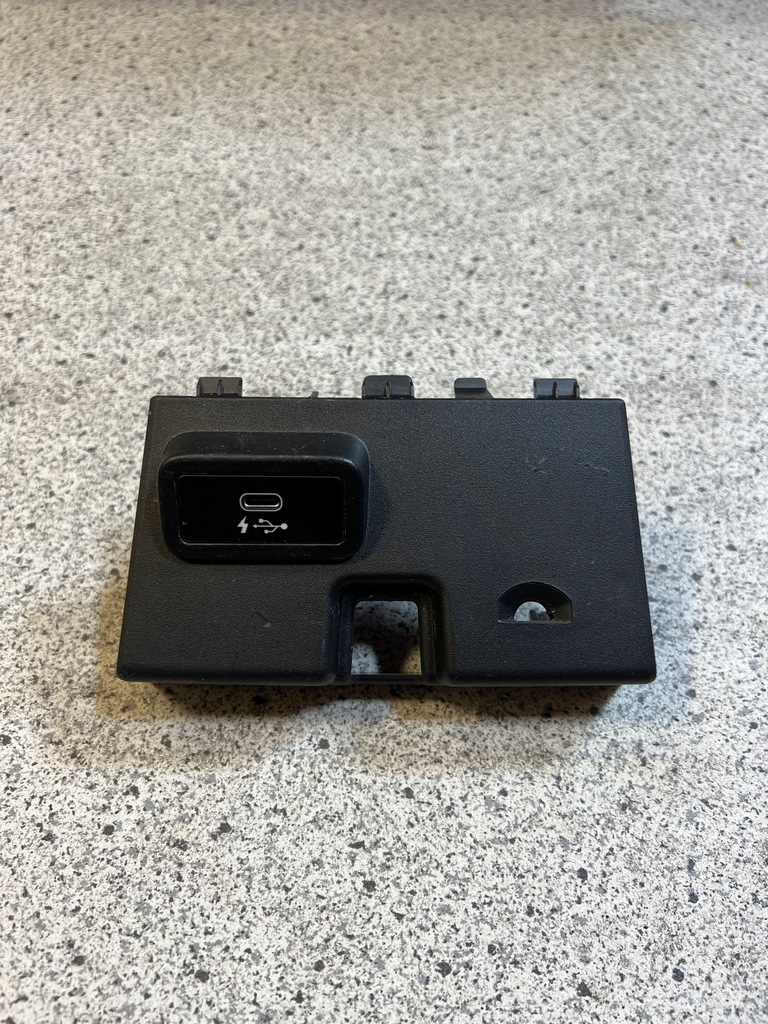 фото №1, Bmw g20 g21 разъём usb защита 6807232