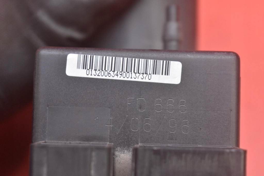 фото №9, Помпа центрального замка 2028001648 mercedes c-klasa w202 sedan 93-97