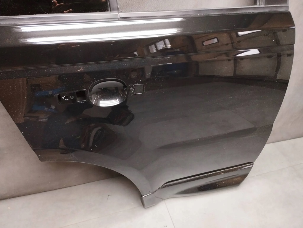 фото №2, Land rover range rover sport l320 дверь правое задняя 820