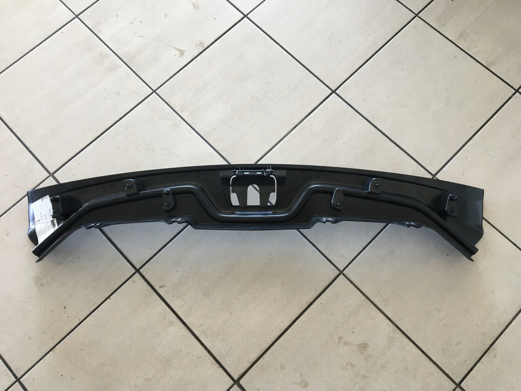 фото №8, Volvo v60 i 10- lift 13- защита поперечина задняя порог багажника 30721873