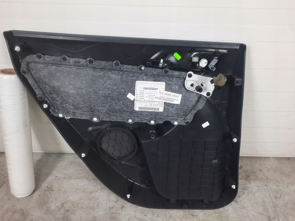 фото №5, Skoda yeti задній обшивка двері правий задня