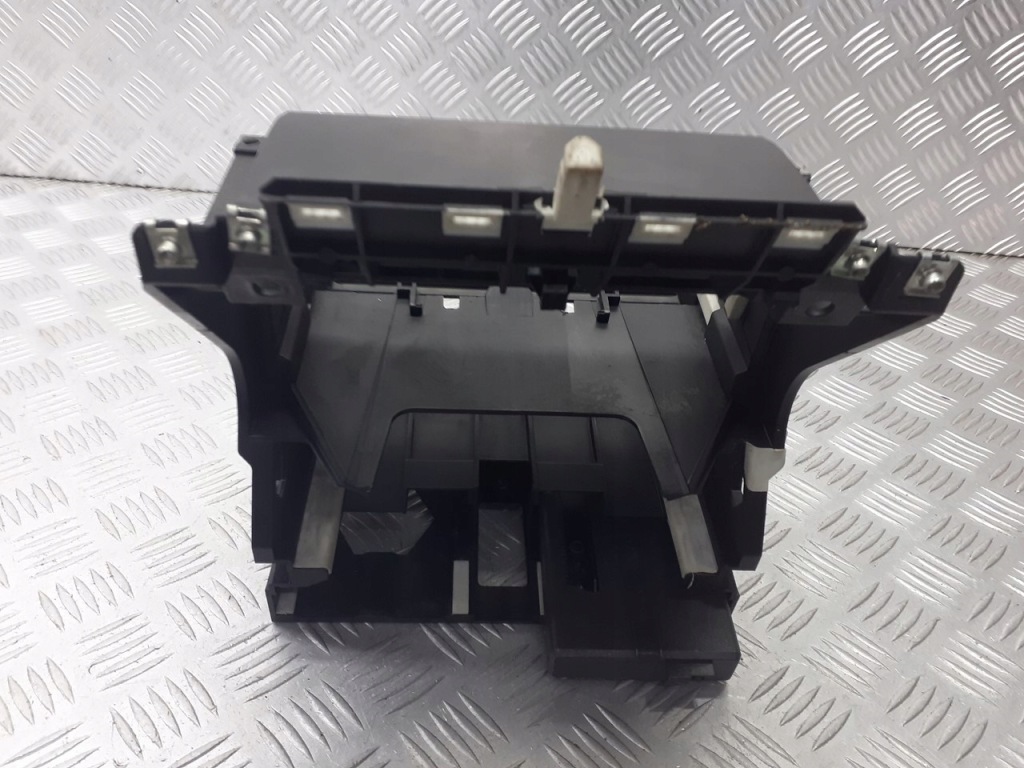 фото №3, Каркас радио ящик audi a3 8p 2.0 tdi 8p0858005b