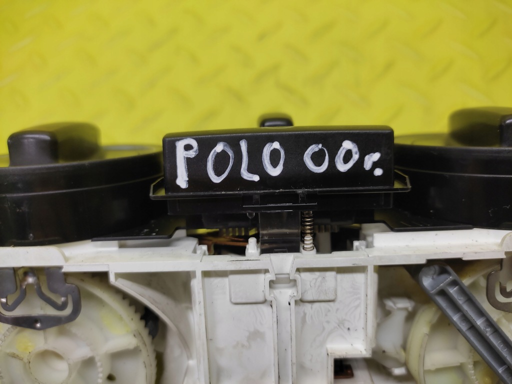 фото №9, Vw polo панель обдув кондиціонера 1j0819045f