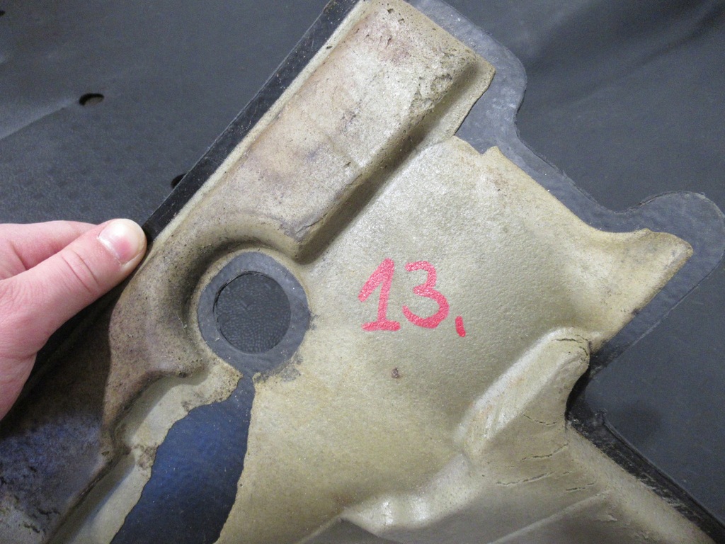 фото №7, Vw t6 transporter резиновый обшивка коврик кабины перед