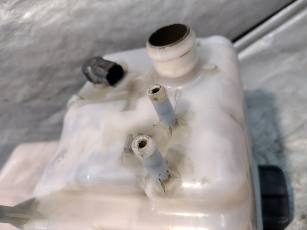 фото №12, Бак расширительный scania r 8ma376705-461