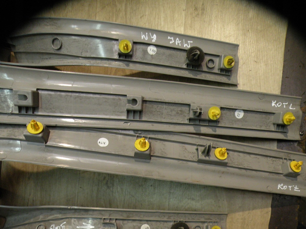 фото №8, Volvo s40 ii v50 молдинг накладка порог комплект