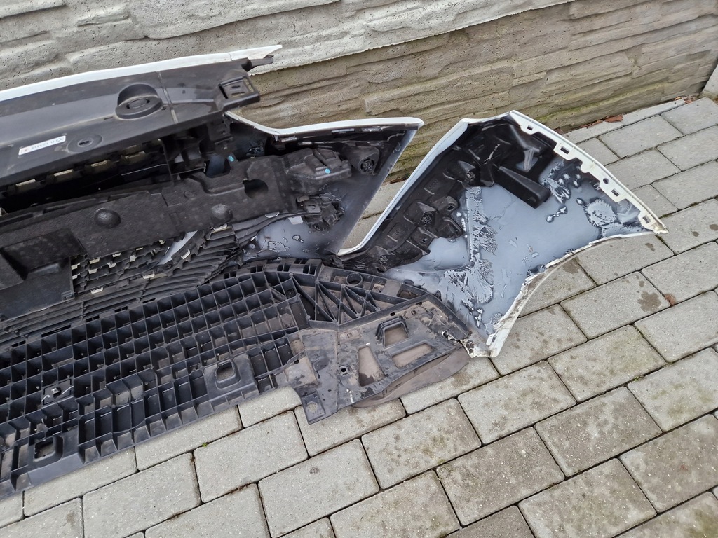 фото №14, Бампер + лампа led + pas peugeot 208 ii 2019 -