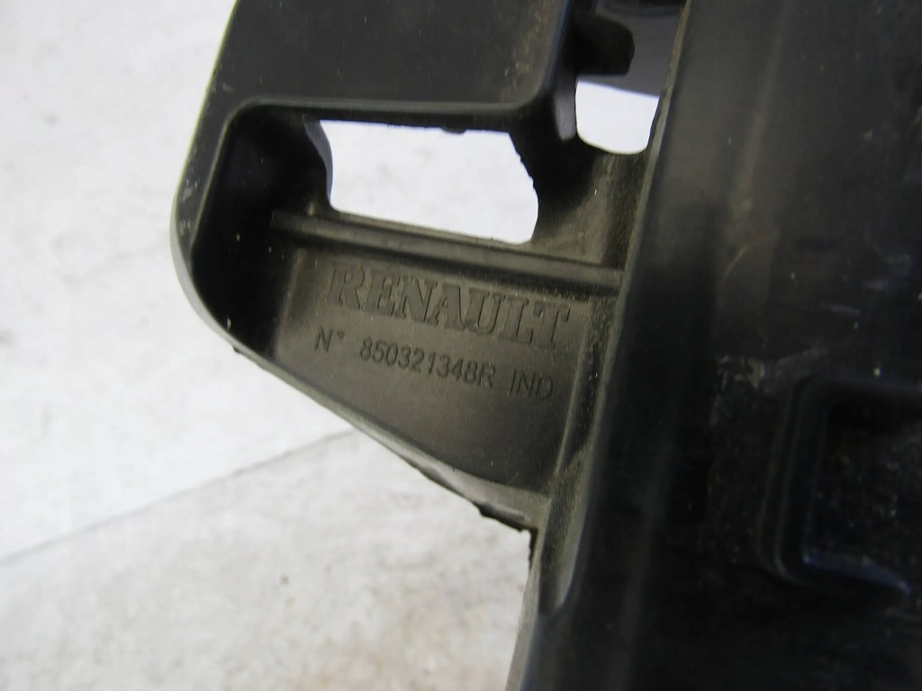 фото №9, Renault zoe напрямна середній бампера задня