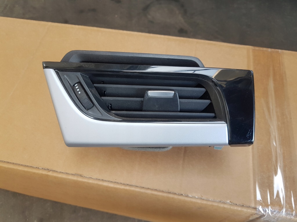 Bmw x1 f48 решітка обдув декоративна чорний блиск 9347747 в Україні