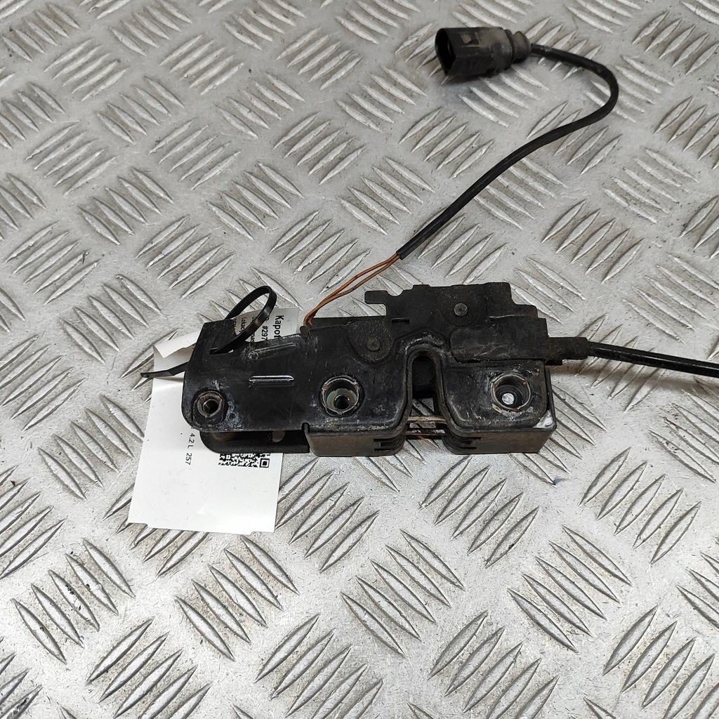 фото №7, Audi q7 4l 2007 замок крышки передней / капот двигателя