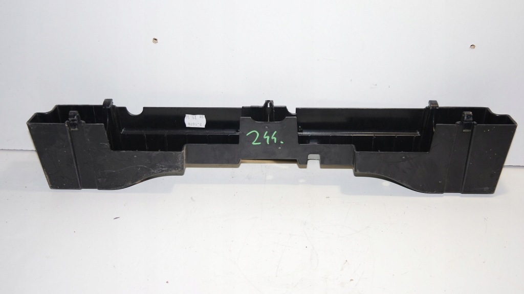 фото №1, Кронштейн кронштейн полка mercedes w205 a2056902840