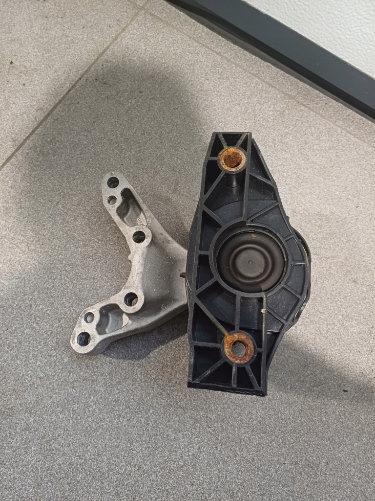 Подушка двигуна peugeot citroen opel 1,2 thp 243248b 437483g в Україні