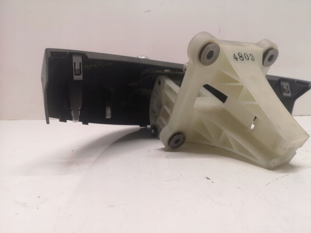 фото №8, Mitsubishi grandis 2.4 03-11 выборщик с ручка