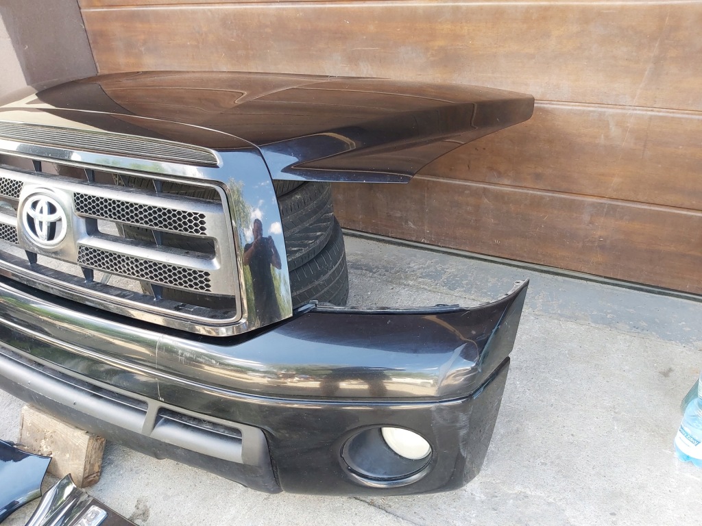 Toyota tundra 2007 - комплектный  перед бампер капот крыло  фара радиатор в Украине