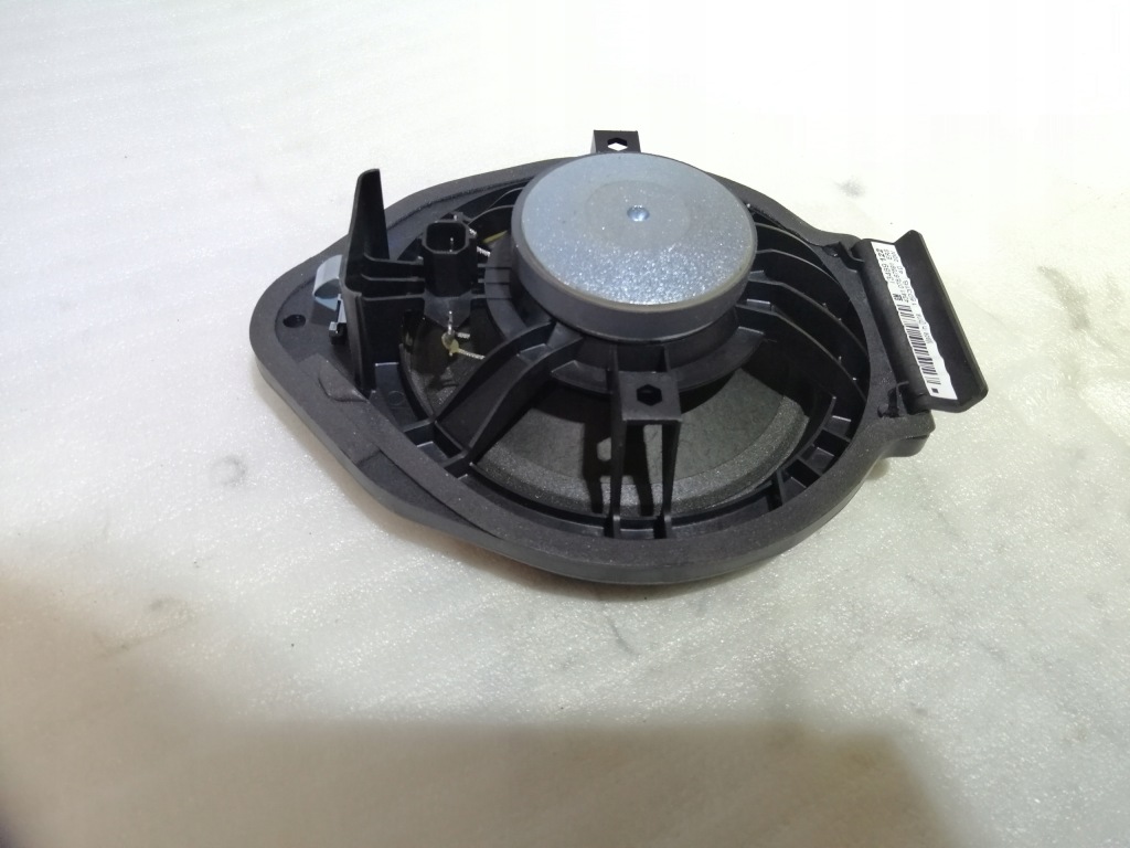 Opel adam динамик левый задняя оригинал 13489122 Оригинал