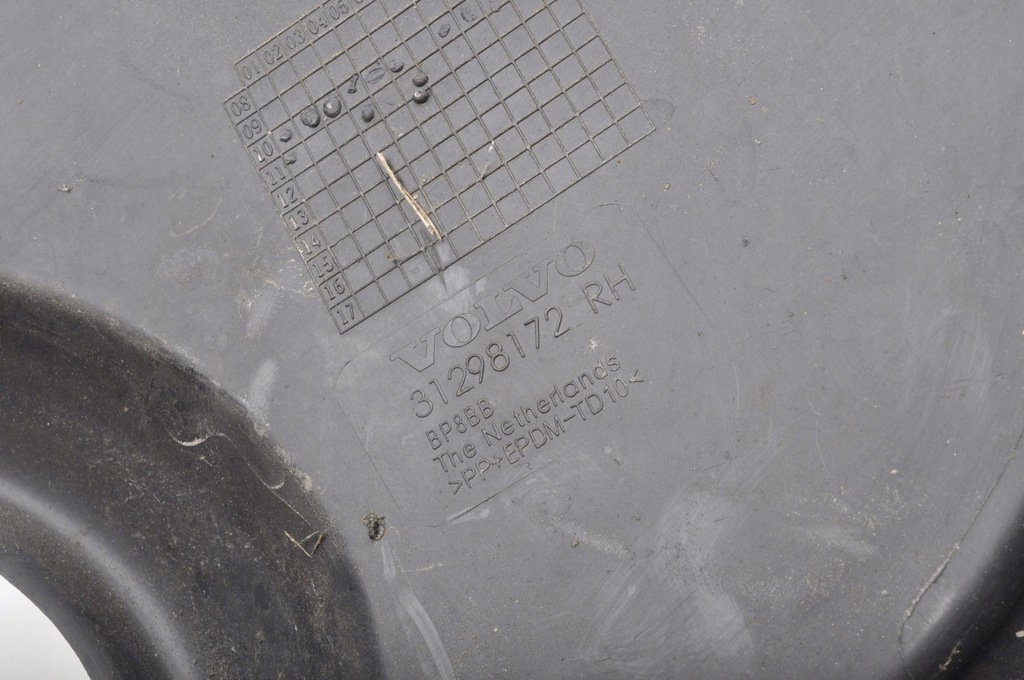 фото №7, Volvo c30 рамка решітка протитуманної фари права 31298172 lift