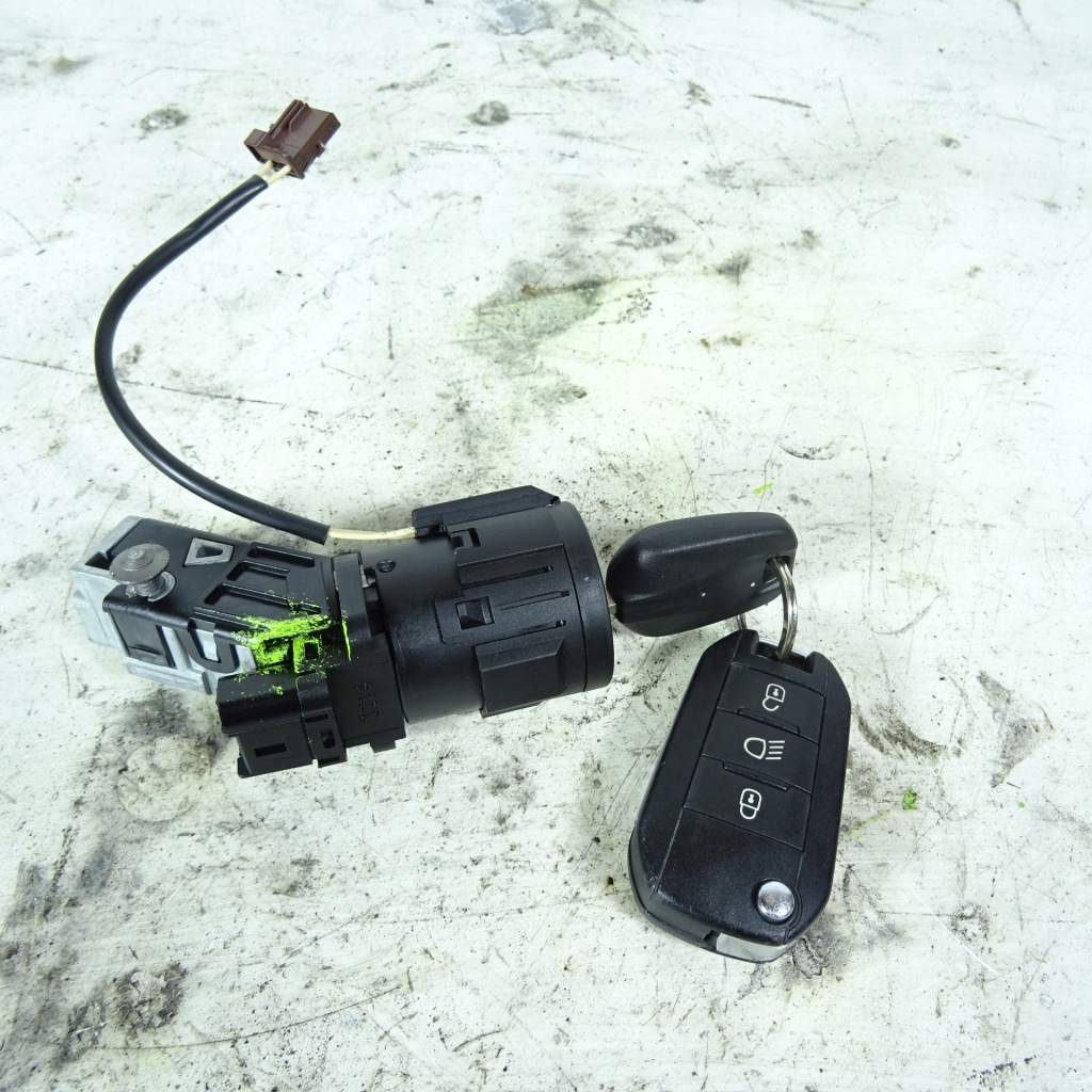 фото №1, Peugeot 208 1.2vti замок зажигания 9673257480