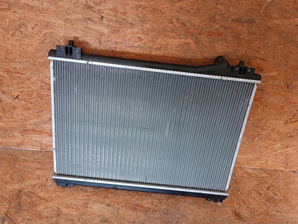 Купити Радіатор води suzuki grand vitara 2005- 2.0 бензин автоматична коробка передач 17700-65j10