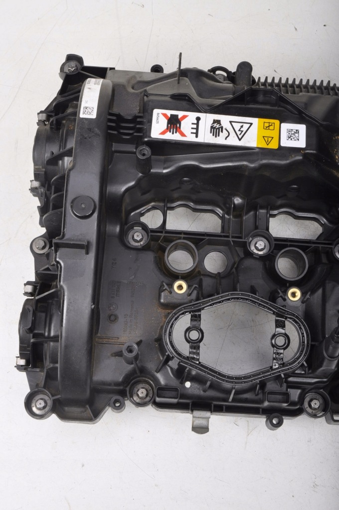 Bmw x1 f48 2.0 крышка клапанов 8631745 Недорого