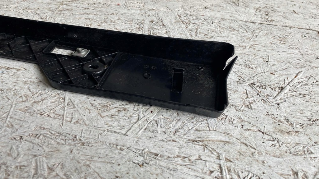 фото №8, Toyota c-hr 16-19 подкладка номерного знака регистрационный