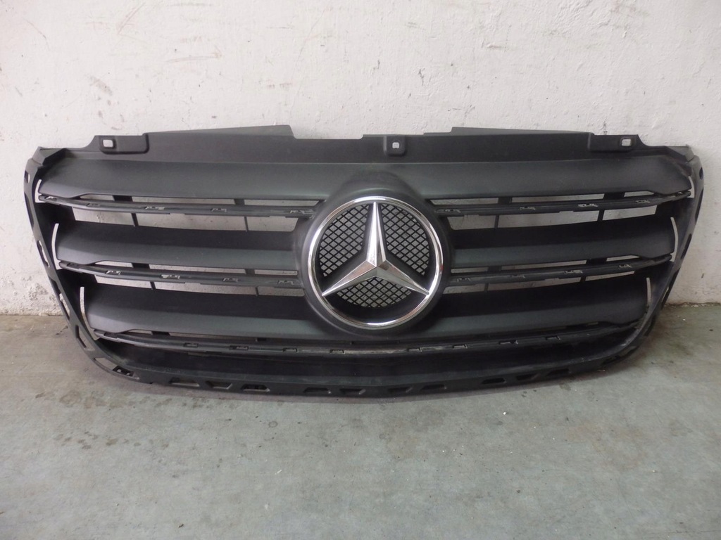 фото №1, Решётка радиатора решётка радиатора mercedes w910 sprinter 2019- a9108852700