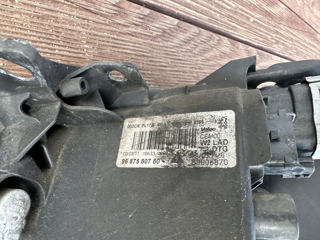 Фара правая  перед led ксенон peugeot 508 9687580780 в Украине