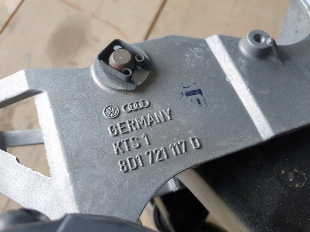 Audi a4 b5 8d1721117d кронштейн крепёжный педали Недорого