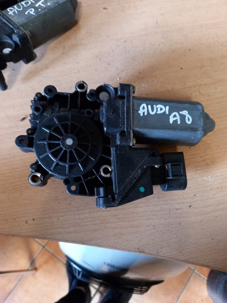 фото №6, Моторчик подъемника правый, левый задняя audi a8 d2