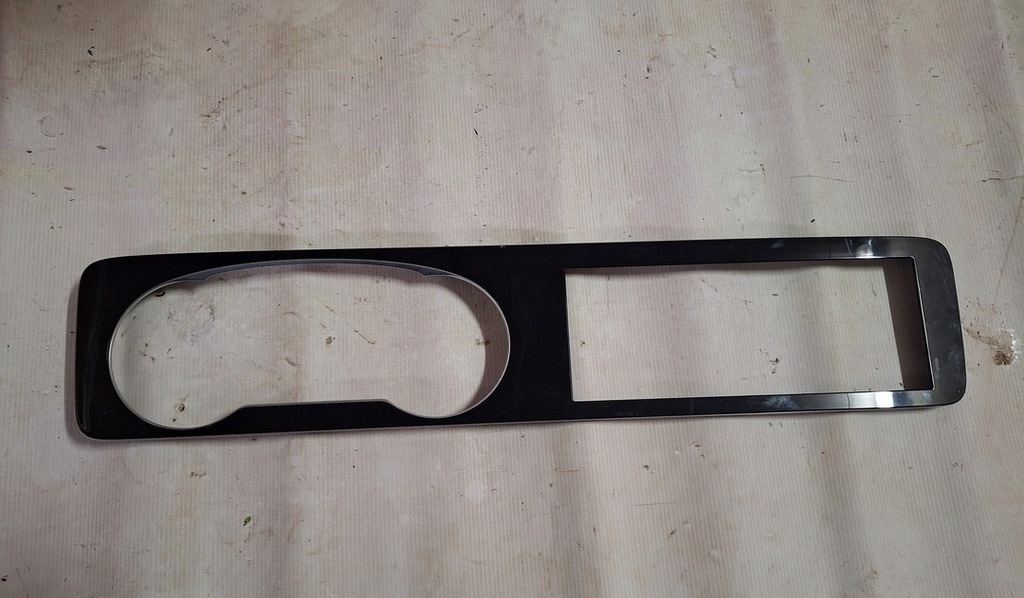 фото №1, Mercedes w213 kombi рамка спидометра