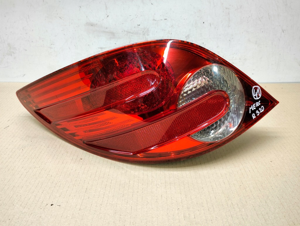 фото №1, Лампа левая задняя mercedes r-klasa 251 w251 lata 2005-2010