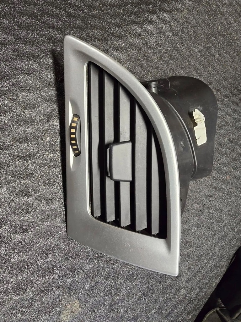 фото №1, Решітка обдув повітропровід правий renault megane iii срібляста