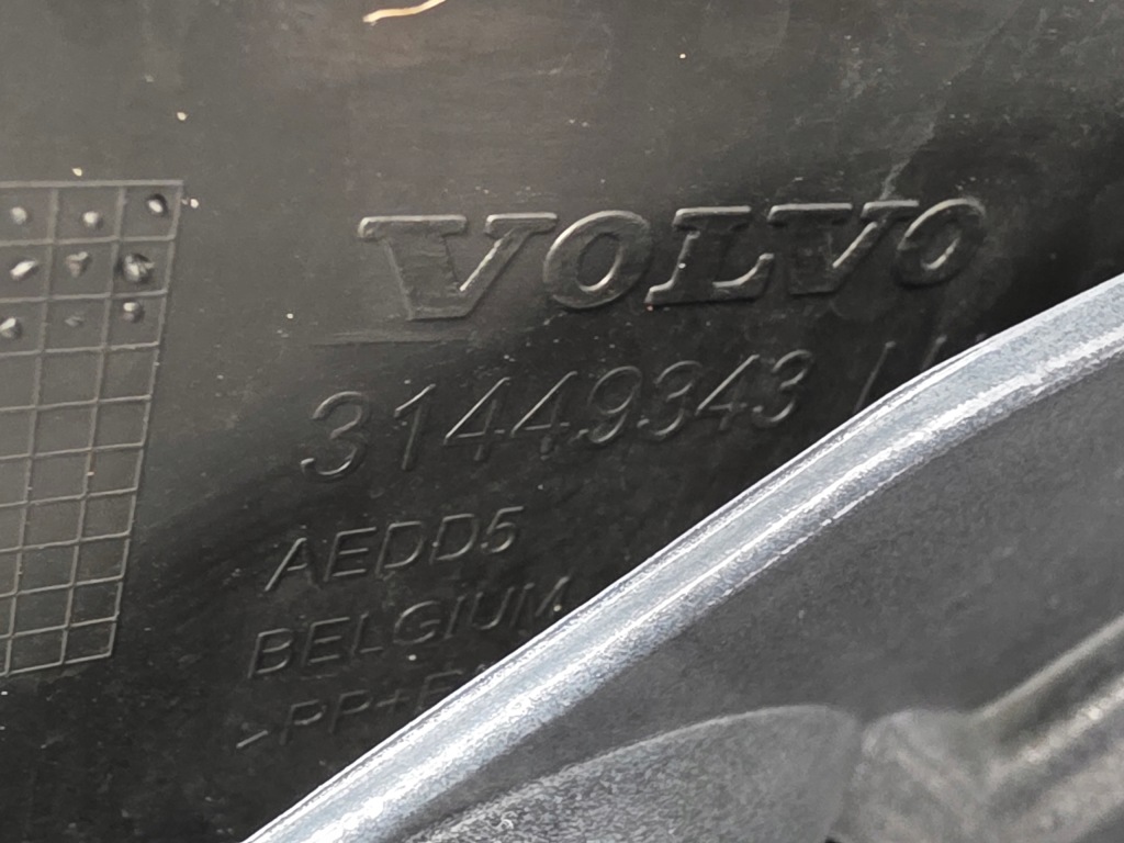 Бампер перед volvo xc40 31449359 31449340 31449343 31449344 + решётки 17 - Цена