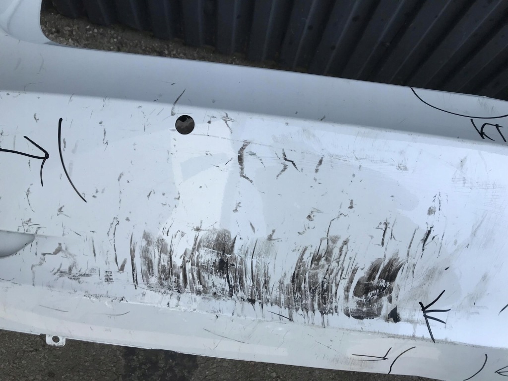 Tesla model 3 бампер задняя задний 1083983-00-h Киев