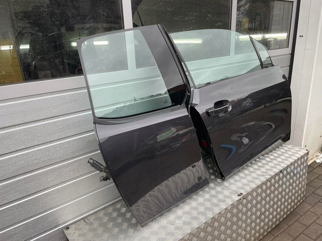 фото №3, Bmw i3 дверь правое перед задняя