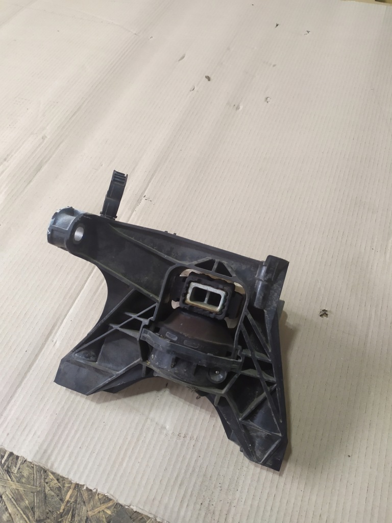 фото №4, Кронштейн подушка двигателя 1.5 b hdi peugeot 508 ii